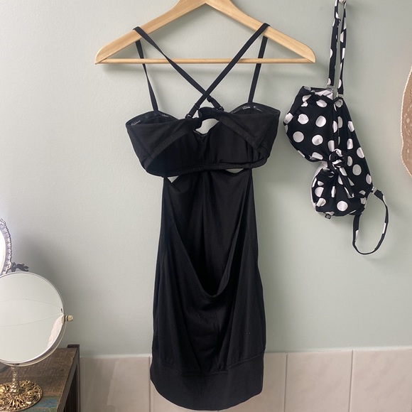 🖤LULULEMON APPEALING BRA TOP RARELY WORN SIZE 4 BLACK LIKE BRAND NEW - Picture 4 of 8